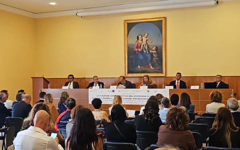 Gaeta, confronto su amministrazione ed economia di mercato