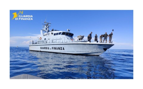 Sequestrati 100 ombrelloni sulla spiaggia del Miramare