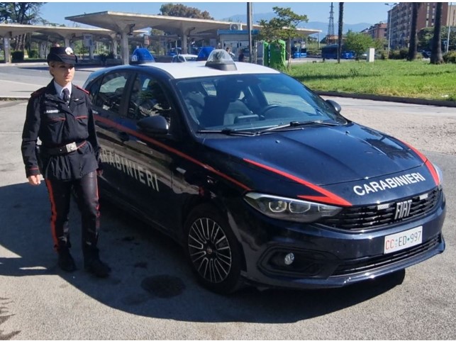 Spaccio in centro a Formia, fugge dopo aver spintonato i carabinieri