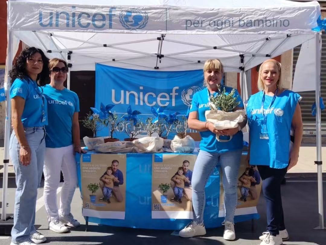 Unicef, torna la campagna “Ulivo” per la Festa dei Nonni