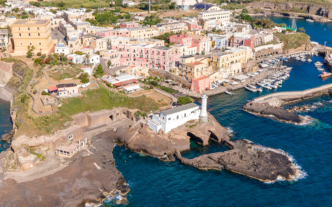 Ponza e Ventotene, gara da 93,9 milioni per i collegamenti