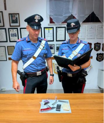 Coltello e hashish in centro: arrestato 69enne a Priverno