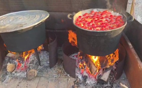 Passata di pomodoro, a Priverno la tradizione si rinnova