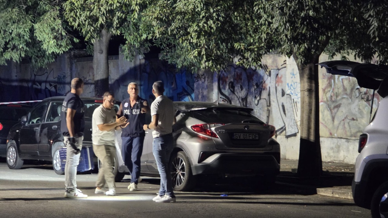Agguato in centro a Latina: 30enne ferito a colpi di pistola
