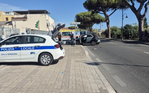 Scontro sull’Appia tra Toyota e scooter: grave un 24enne