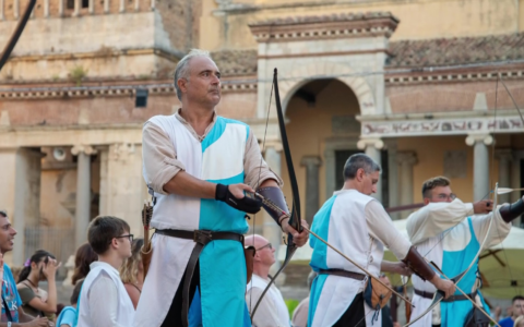 Palio delle Contrade, Castello trionfa con Bruno Pezza