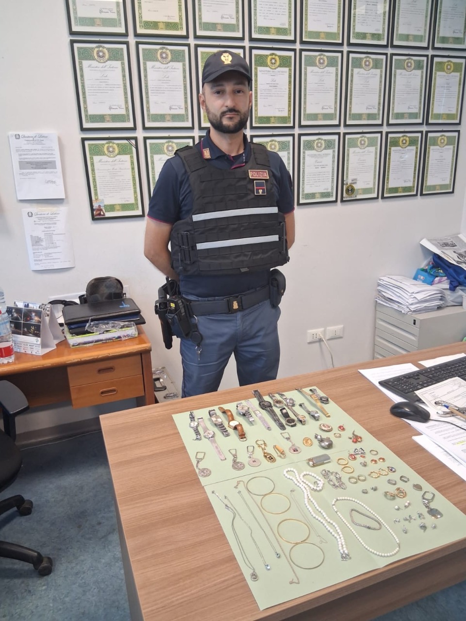 Finto carabiniere, arrestato giovane: recuperati 6mila euro
