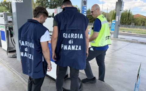 Carburante irregolare, sequestrati 16.500 litri nel Pontino