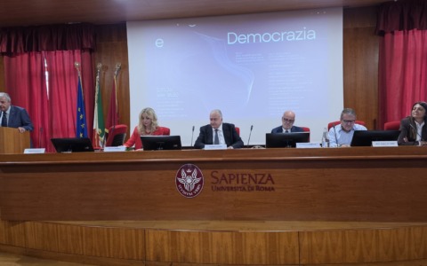 IA e democrazia: convegno e libro di Roberto Cecere a Latina